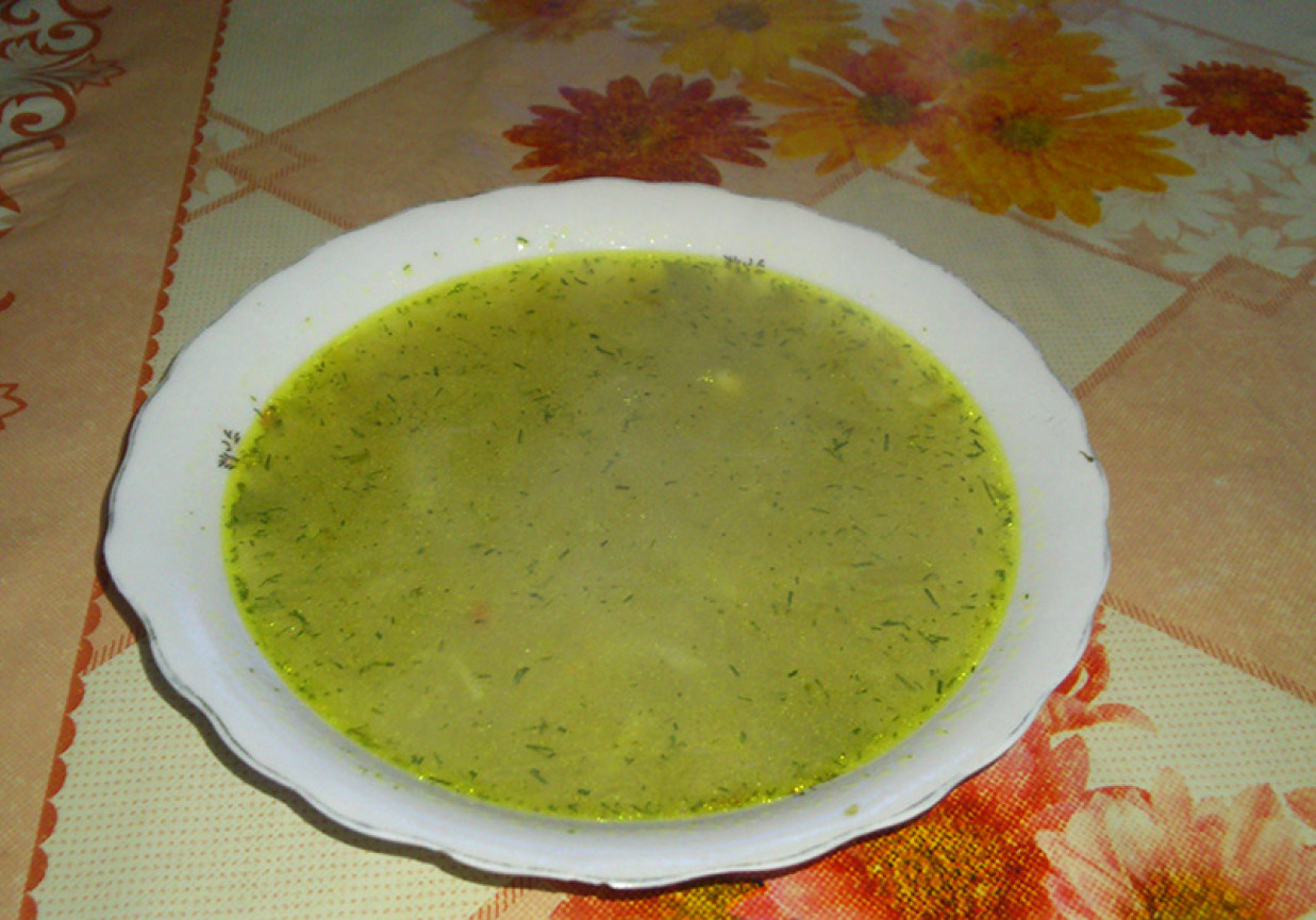 Szybka i smaczna zupa z zacierkami foto