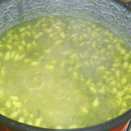 Krok 4 - Szybka i smaczna zupa z zacierkami foto