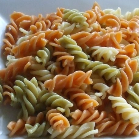 Krok 2 - SZYBKA KOLACJA Z MAKARONEM TRICOLORE foto