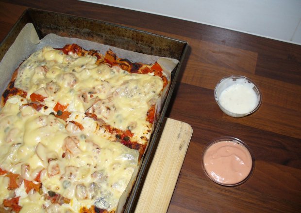 Fotografia przedstawiająca szybka pizza