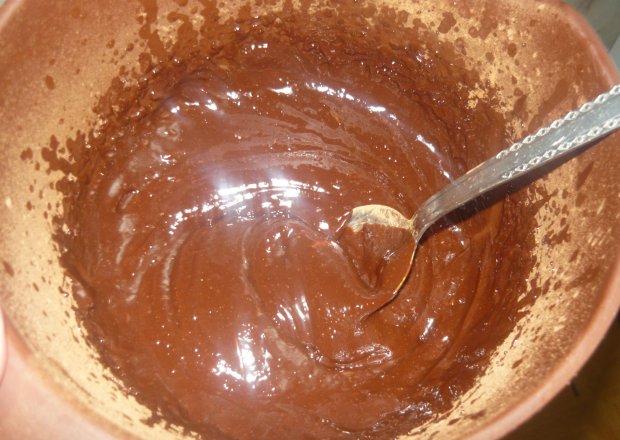 Fotografia przedstawiająca Szybka polewa czekoladowa