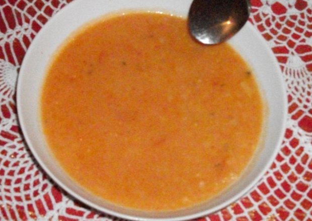 Fotografia przedstawiająca Szybka pomidorowa z ryżem