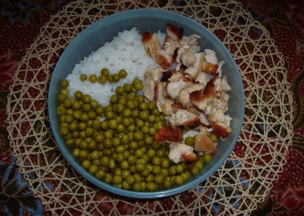 Fotografia przedstawiająca Szybka  potrawka z ryżem