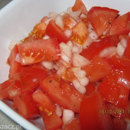 Krok 3 - Szybka przekąska z pomidorów. foto
