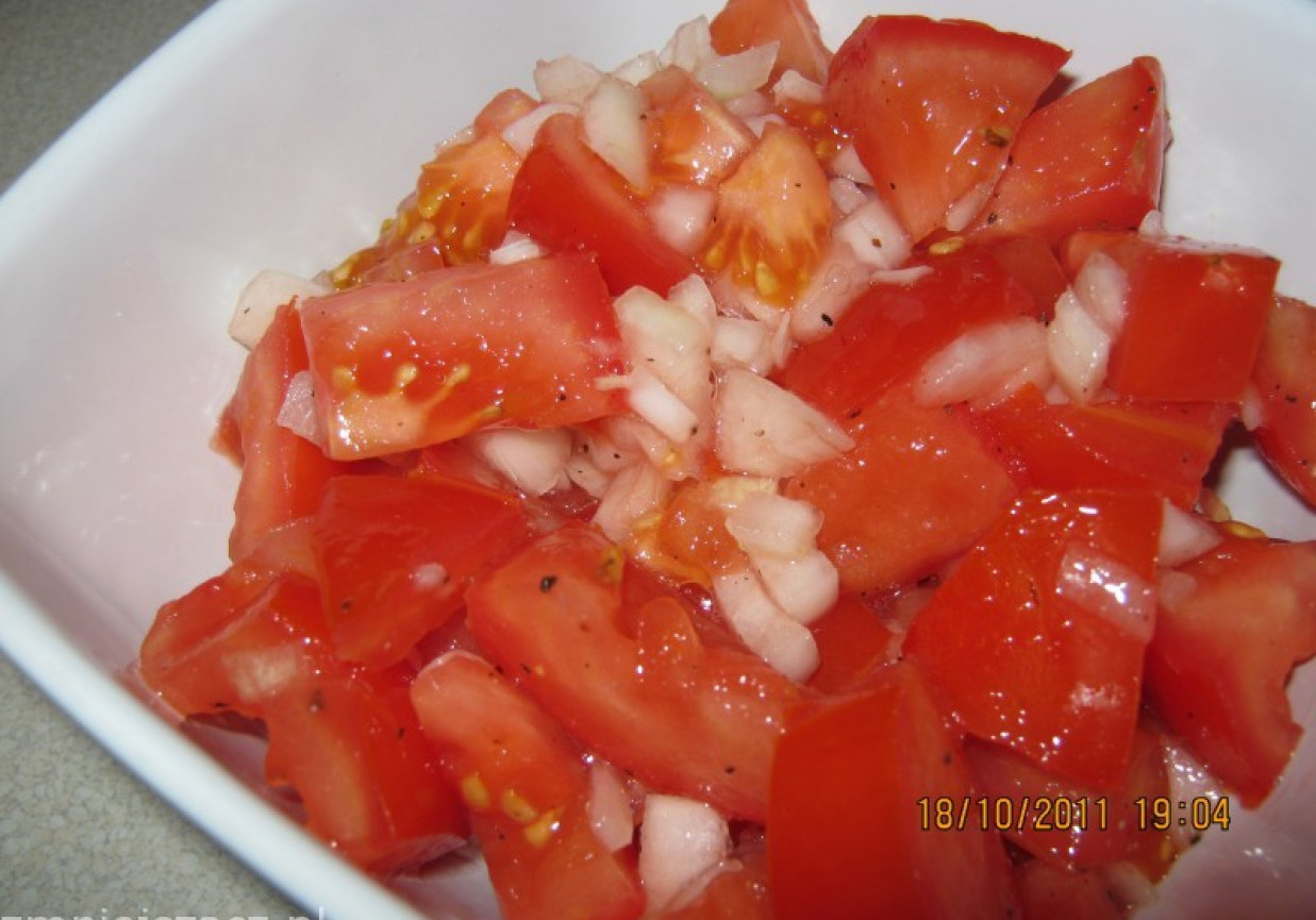 Szybka przekąska z pomidorów. foto