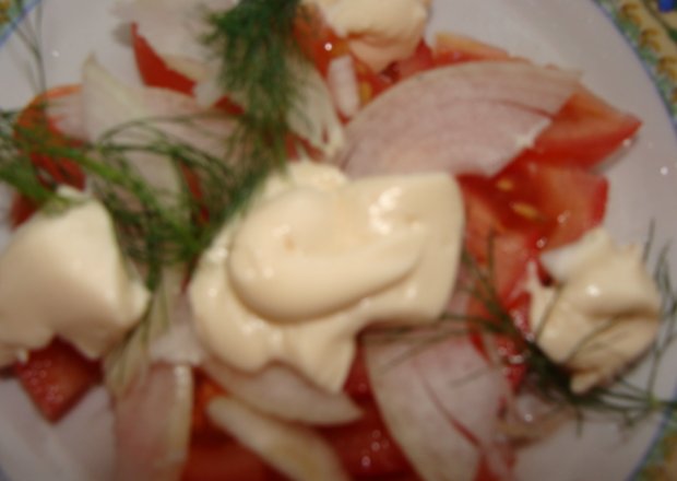 Fotografia przedstawiająca szybka sałatka do obiadu