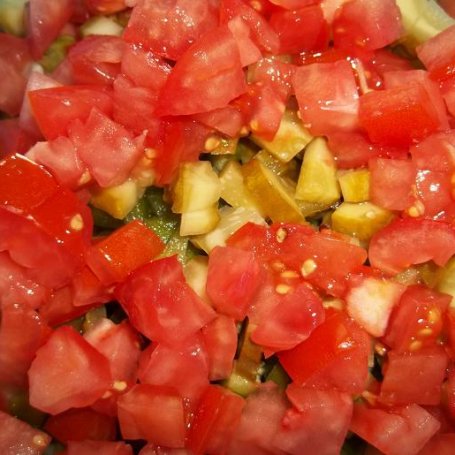 Krok 2 - Szybka sałatka makaronowa z ogórkiem i podmidorem foto