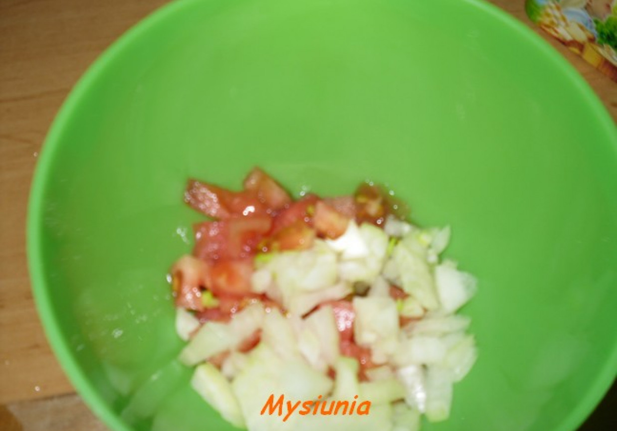 Szybka salatka pomidorowo - jajeczna foto