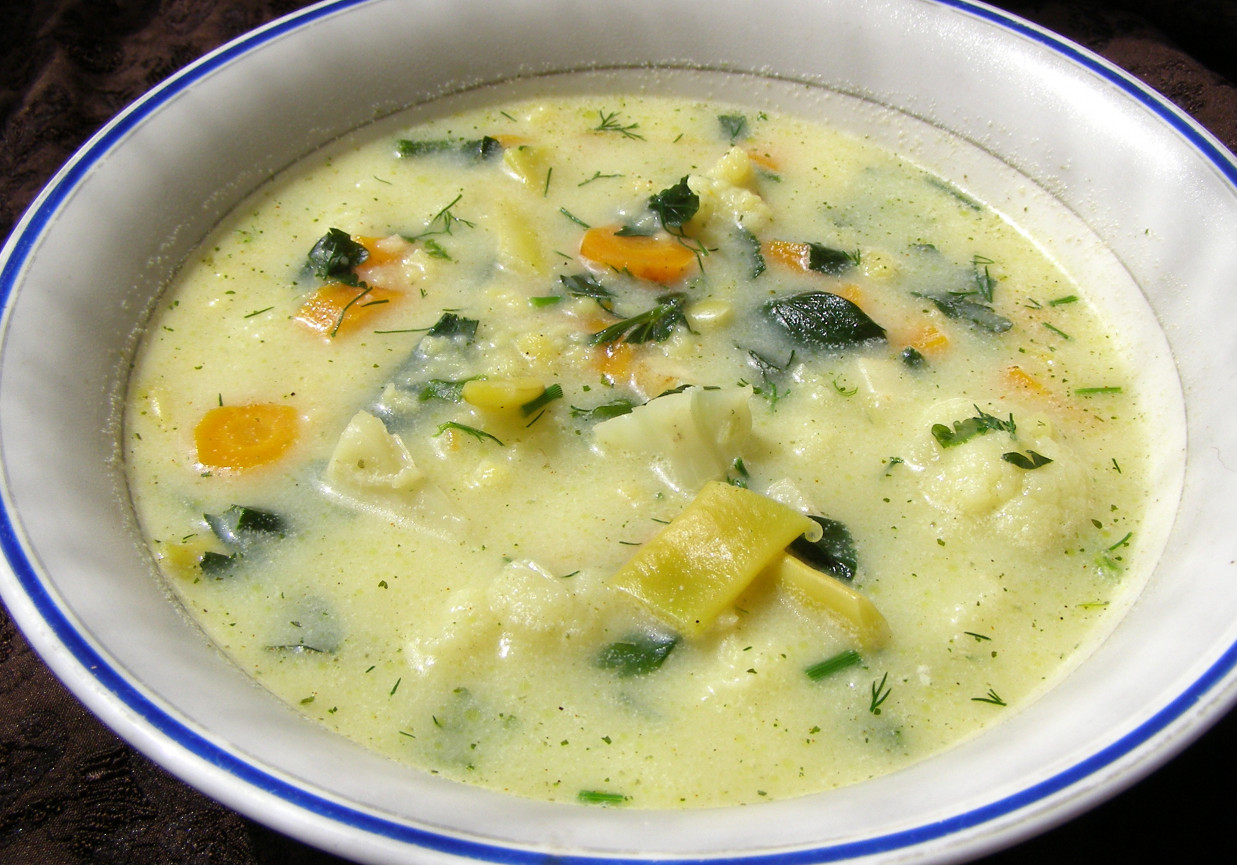 szybka, smaczna zupa warzywna na maśle i śmietanie... foto