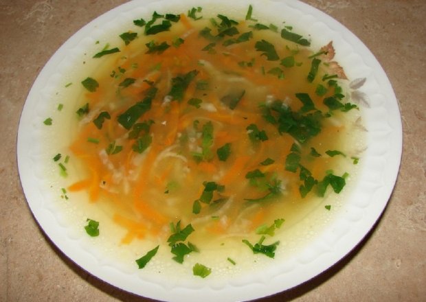 Fotografia przedstawiająca Szybka zupa z dodatkiem kaszy