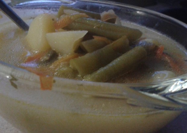Fotografia przedstawiająca Szybka zupa z fasolką szparagową.