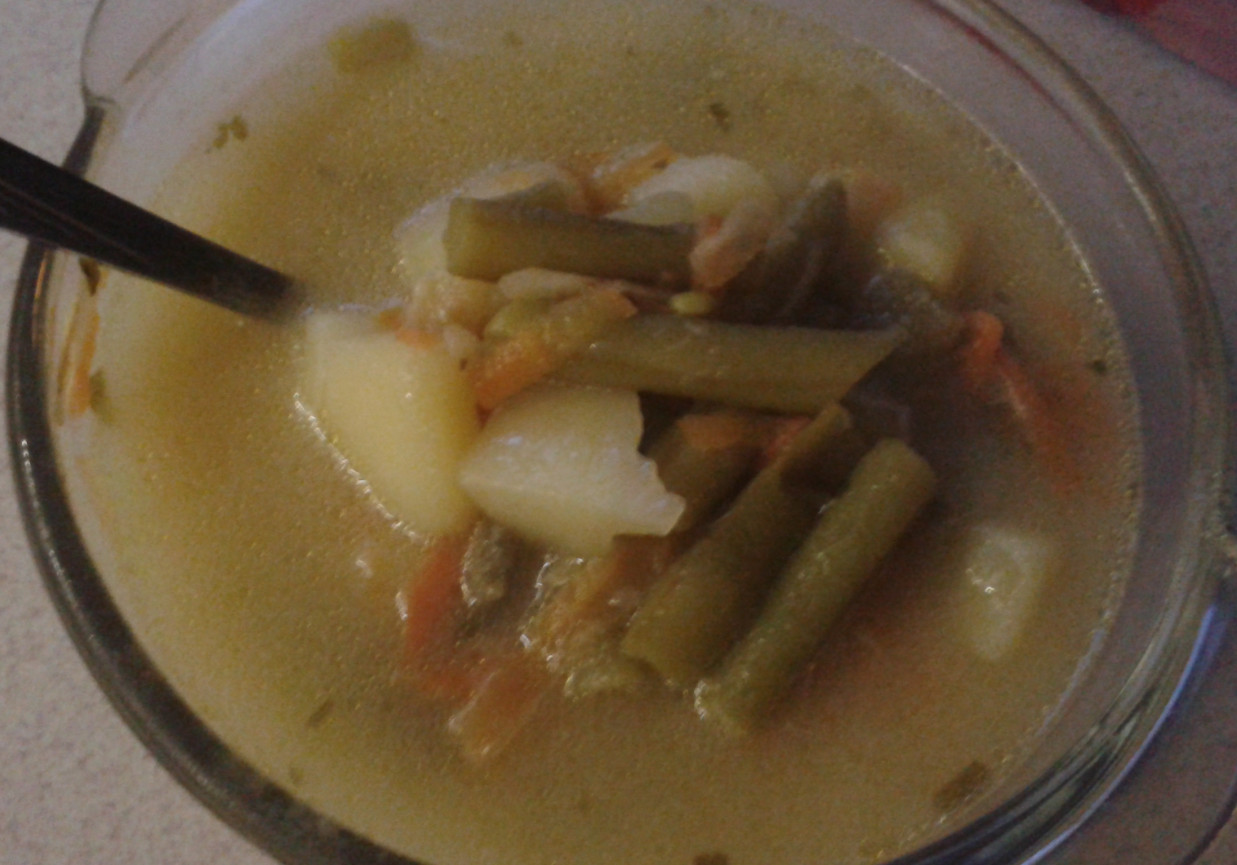 Szybka zupa z fasolką szparagową. foto