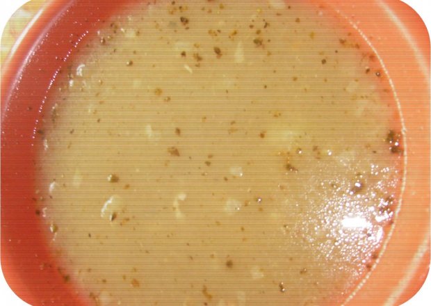 Fotografia przedstawiająca szybki barszczyk z ziemniakami