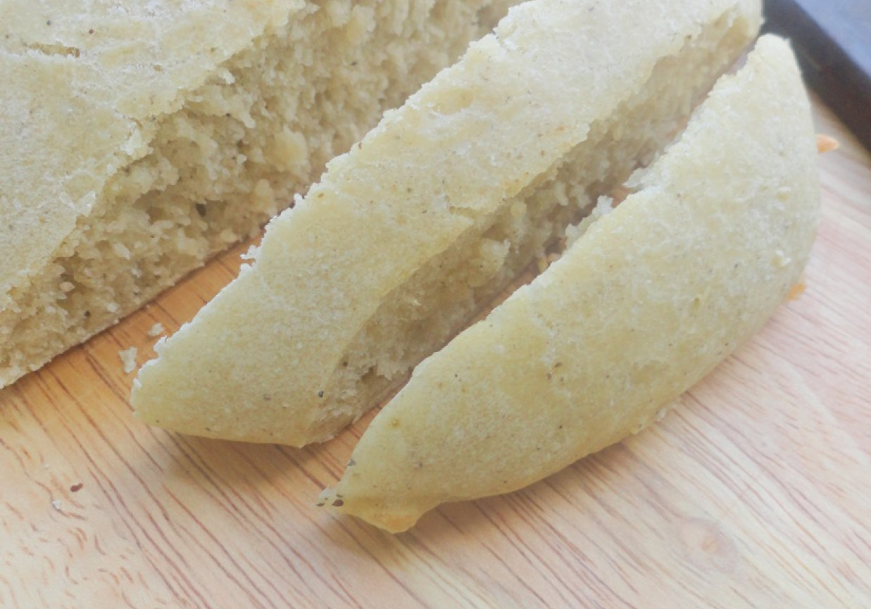 Szybki biały chleb z nutką czosnku foto