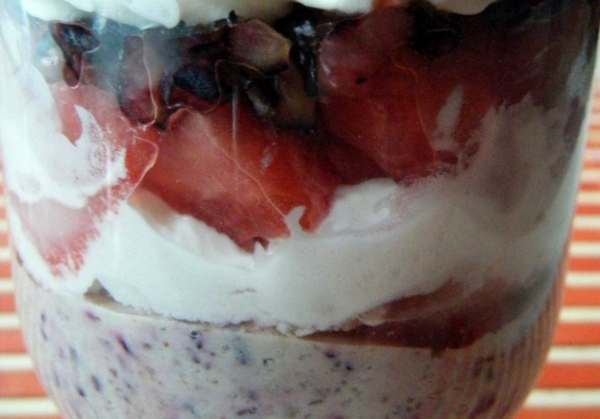 Szybki deser jogurtowo-owocowy foto
