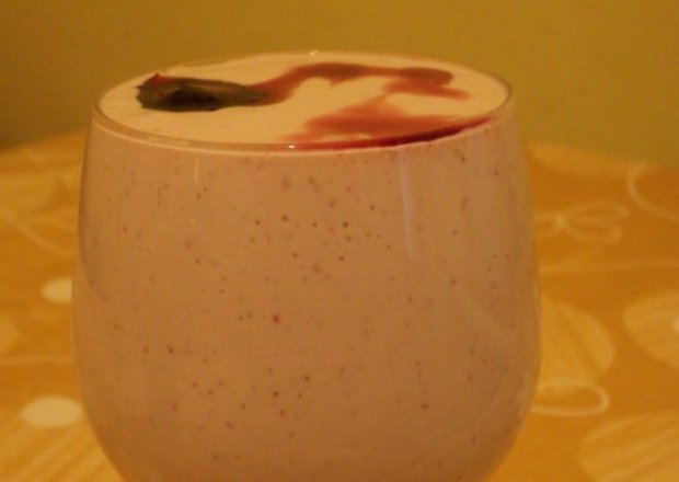 Fotografia przedstawiająca Szybki deser jogurtowy