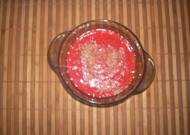 Fotografia przedstawiająca Szybki deser z truskawek