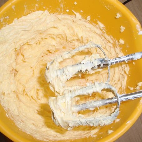 Krok 2 - Szybki krem waniliowy do tortów i ciast foto
