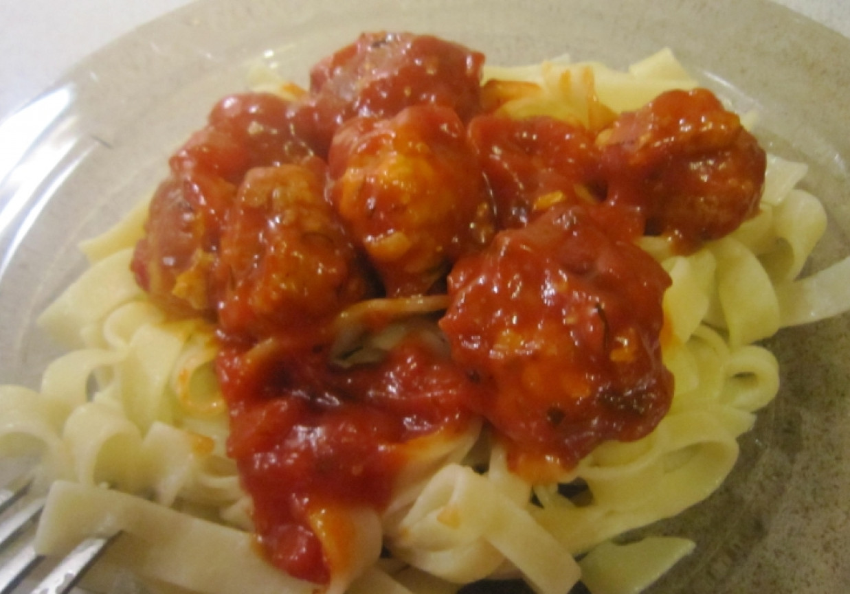 Szybki makaron z pulpetami foto