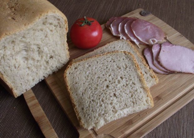 Fotografia przedstawiająca Szybki pszenno-żytni chleb z automatu