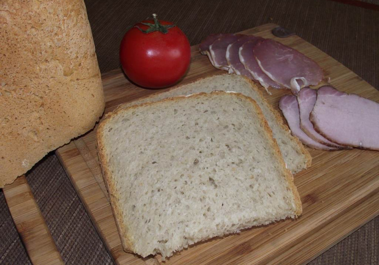Szybki pszenno-żytni chleb z automatu foto