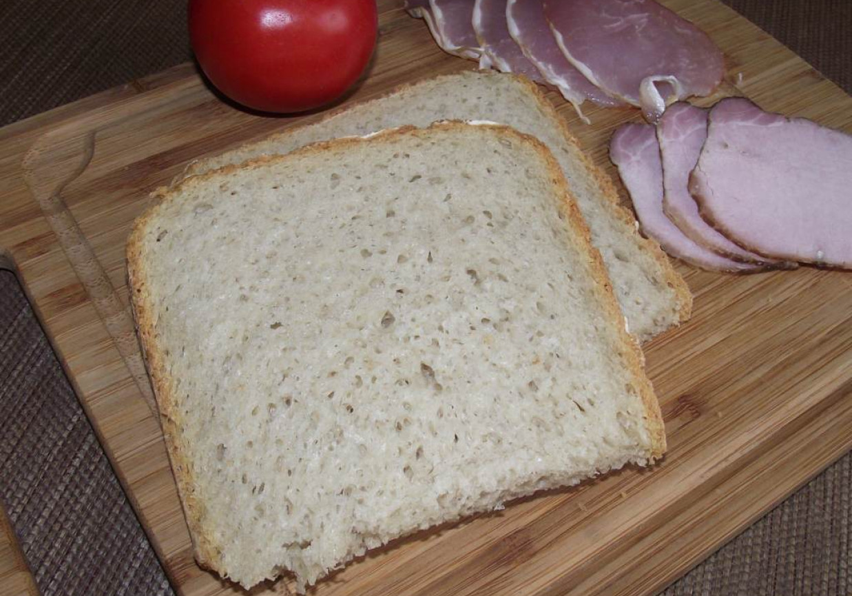Szybki pszenno-żytni chleb z automatu foto