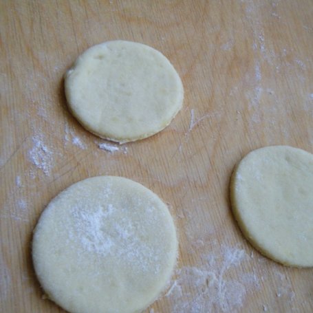 Krok 2 - Szybkie ciasteczka ziemniaczano-serowe foto