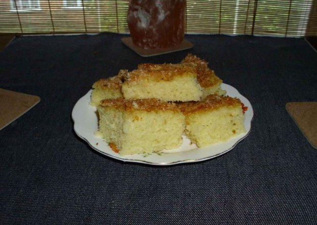 Fotografia przedstawiająca Szybkie ciasto na maślance