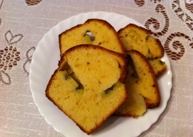 Fotografia przedstawiająca Szybkie ciasto z kiwi