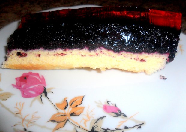 Fotografia przedstawiająca Szybkie ciasto z masą borówkową