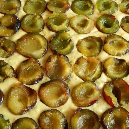 Krok 2 - Szybkie ciasto ze śliwkami i kokosem foto