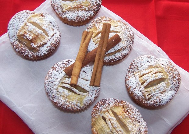 Fotografia przedstawiająca Szybkie i smaczne, czyli muffinki z jabłkami