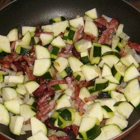 Krok 1 - Szybkie leczo z czosnkiem i kiełbasą foto