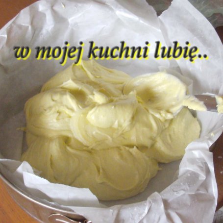 Krok 2 - Szybkie, łatwe ciasto z truskawkami... foto