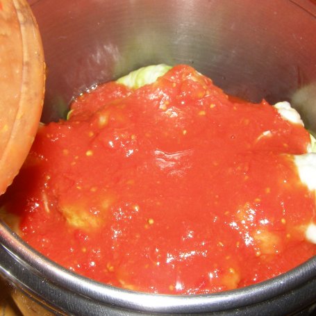 Krok 3 - szybkowar-gołąbki z młodej kapusty z mięsem z szynki,ryżu,musztardy,koperku w pomidorach... foto