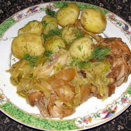 Krok 4 - szybkowar-udka kacze z kapustą z jabłkami, ziemniakami... foto