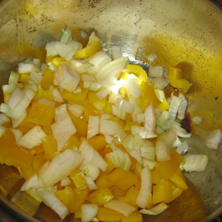 Krok 2 - Szynka duszona w curry z cukinią foto