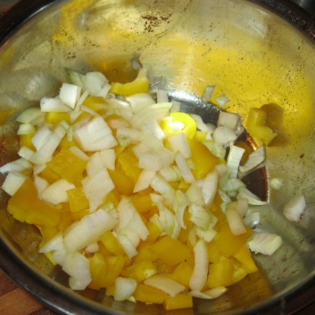 Krok 2 - Szynka duszona w curry z cukinią foto