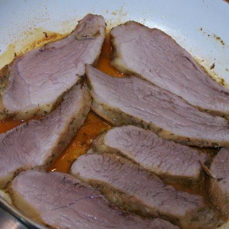 Krok 4 - Szynka duszona z rozmarynem, czyli smaczne mięso marynowane :) foto