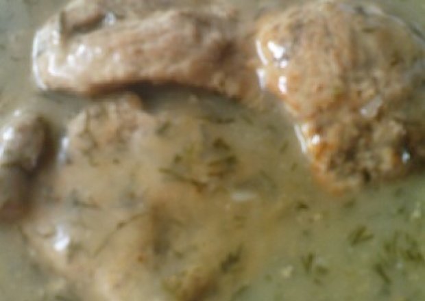 Fotografia przedstawiająca Szynka w sosie koperkowo-cebulowym