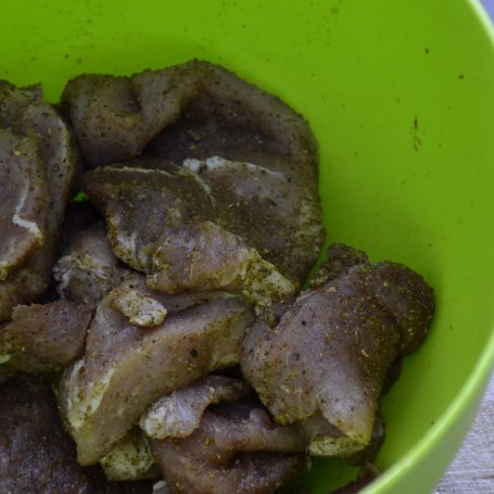 Krok 2 - Szynka w sosie z pieczarkami foto