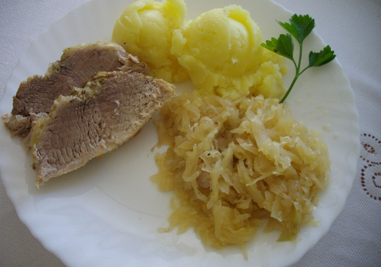 Szynka wp. w kapuście foto