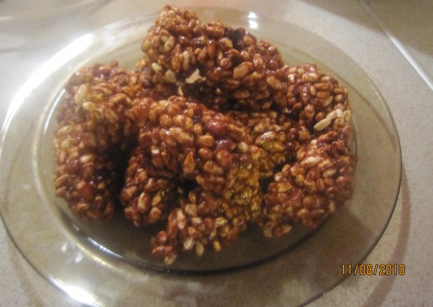Fotografia przedstawiająca Szyszki czekoladowe ryżowe