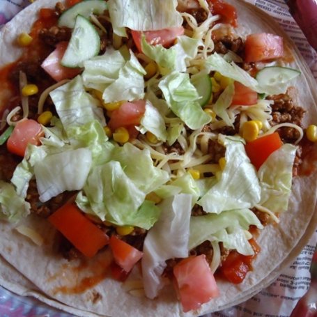 Krok 2 - Taco z mięsem i warzywami w tortilli foto