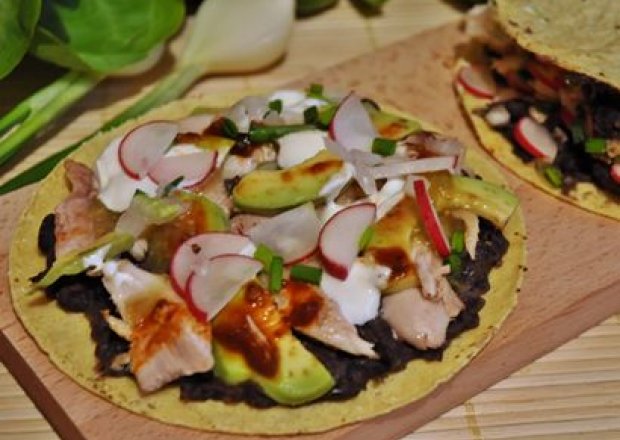 Fotografia przedstawiająca Tacos z kurczakiem z puebla