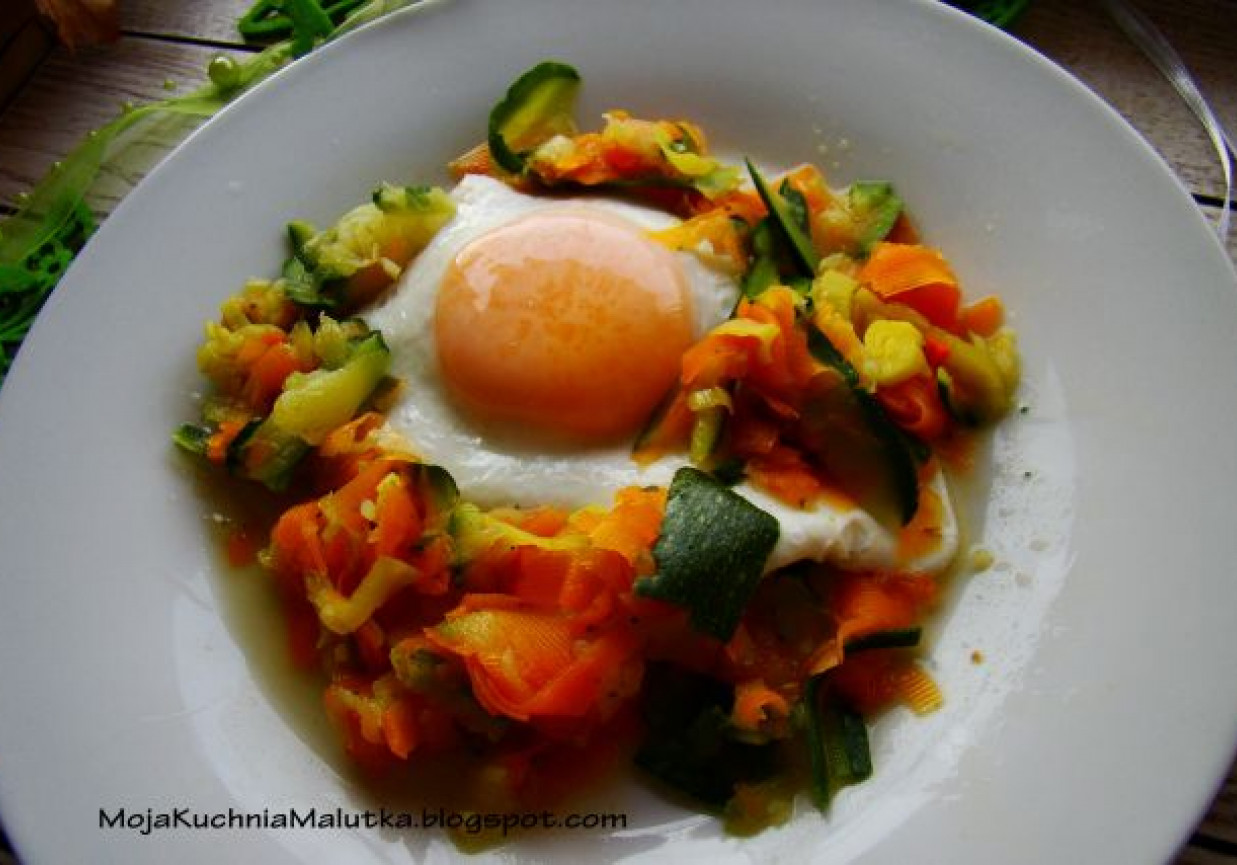 Tagliatelle warzywne z jajkiem foto