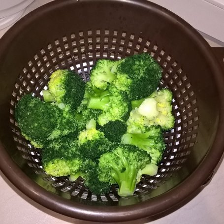 Krok 2 - Tagliatelle z indykiem, gorgonzolą i brokułami foto
