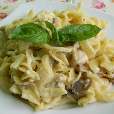Krok 5 - Tagliatelle z kurczakiem w sosie serowo-śmietanowym foto