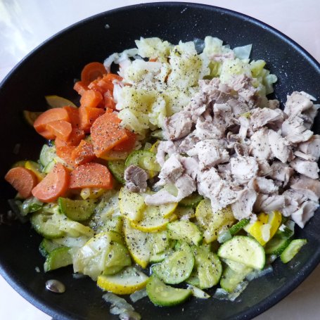 Krok 4 - Tagliatelle z mięsem i warzywami foto