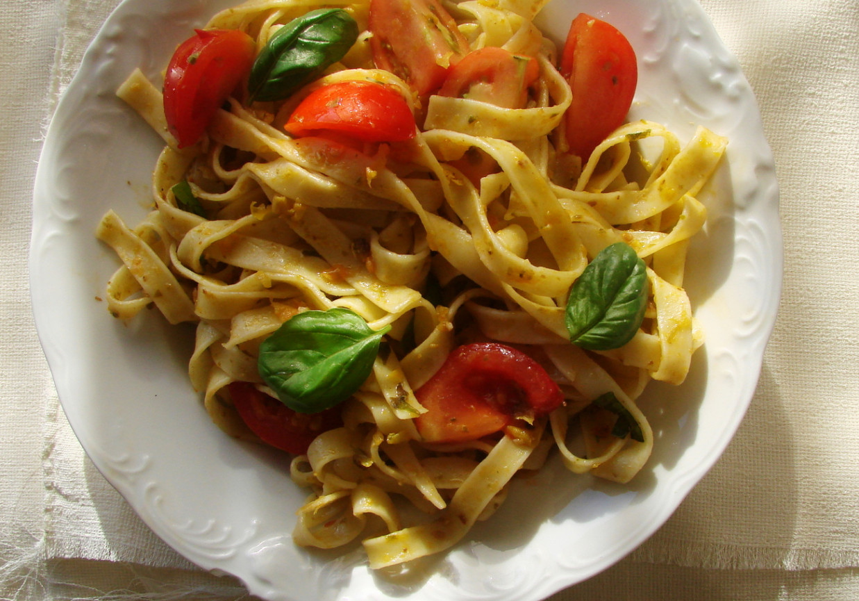 Tagliatelle z pesto trapanese DoradcaSmaku.pl